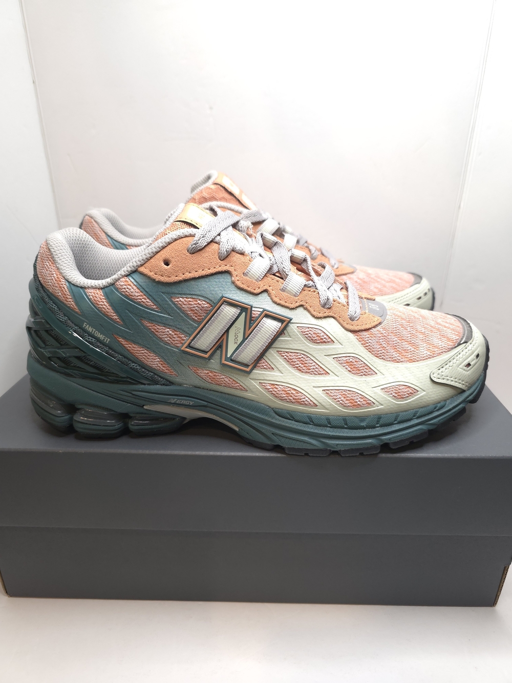 New Balance 1906W New Spruce Light Sparrow Orange & Green U1906WFB size 7.5M/9W